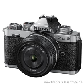 Nikon Z FC m/28mm f/2.8 SE *Winter Save