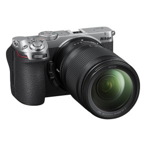 Nikon Z 5 IIC Silver + 24-200mm f/4-6.3 VR